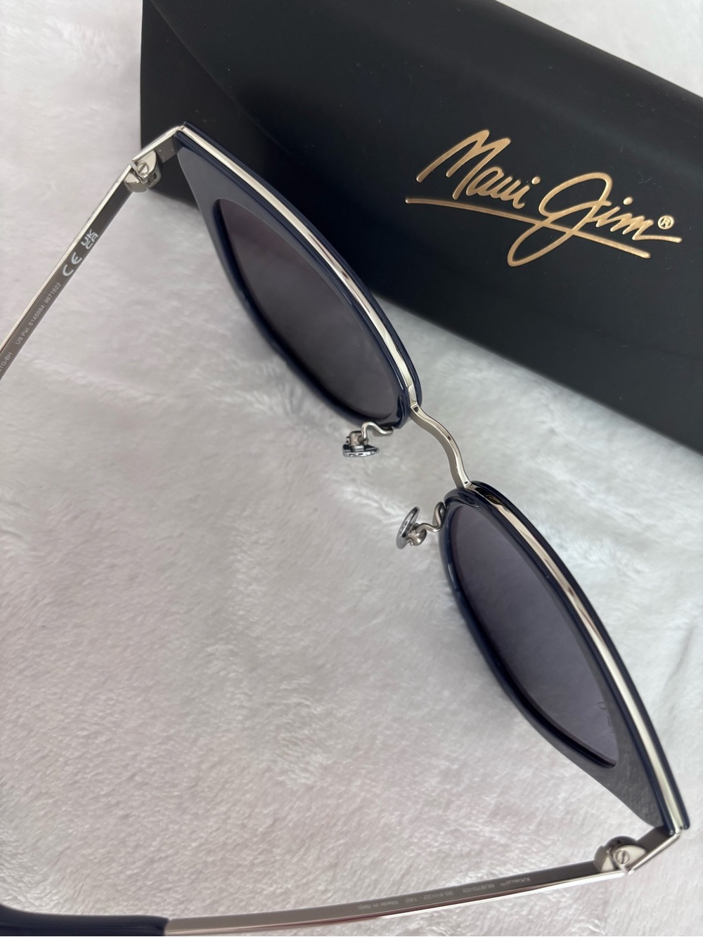 MAUI JIM Wood Rose Butterfly Navy Polarized Sunglasses with Case MJ870-03--NEW - Picture 8 of 16